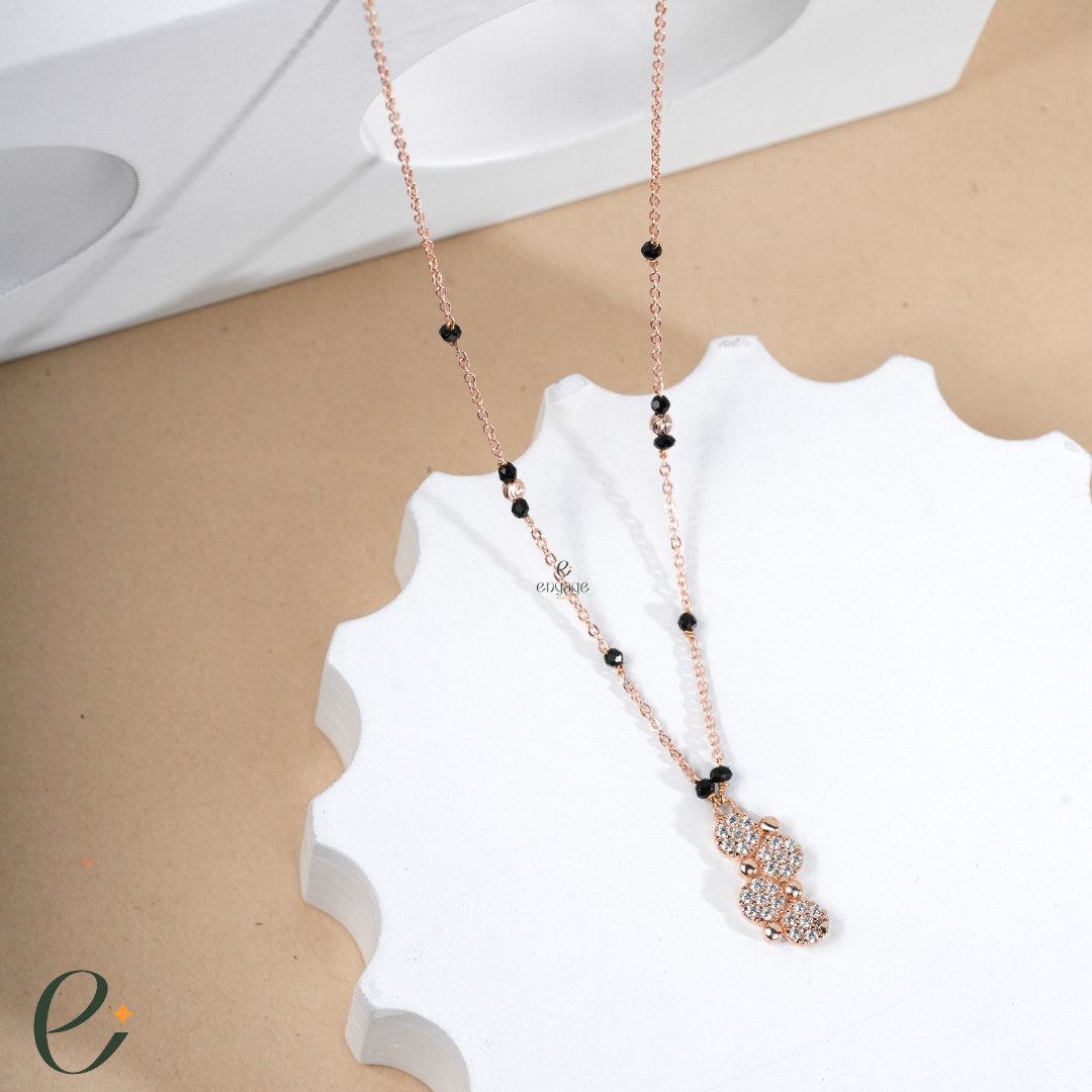 Four Flower minimalist diamond mangalsutra
