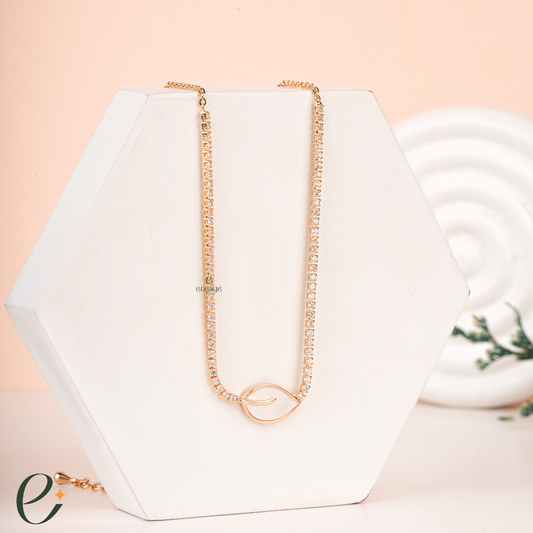 Diamond women white leaf delight necklace