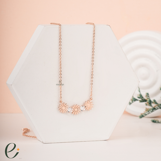 Women daisy trio gold plated flower necklace