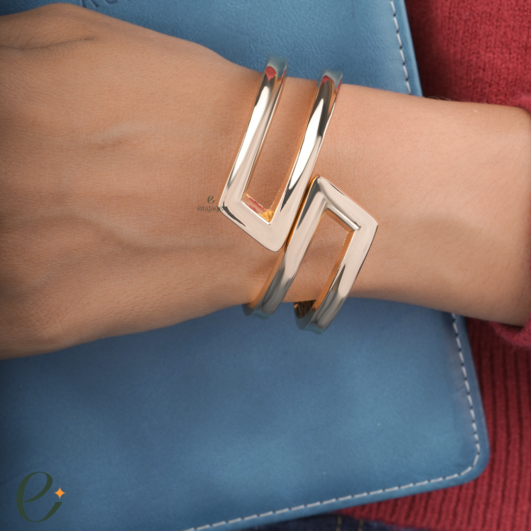 Linear Gold Bracelet