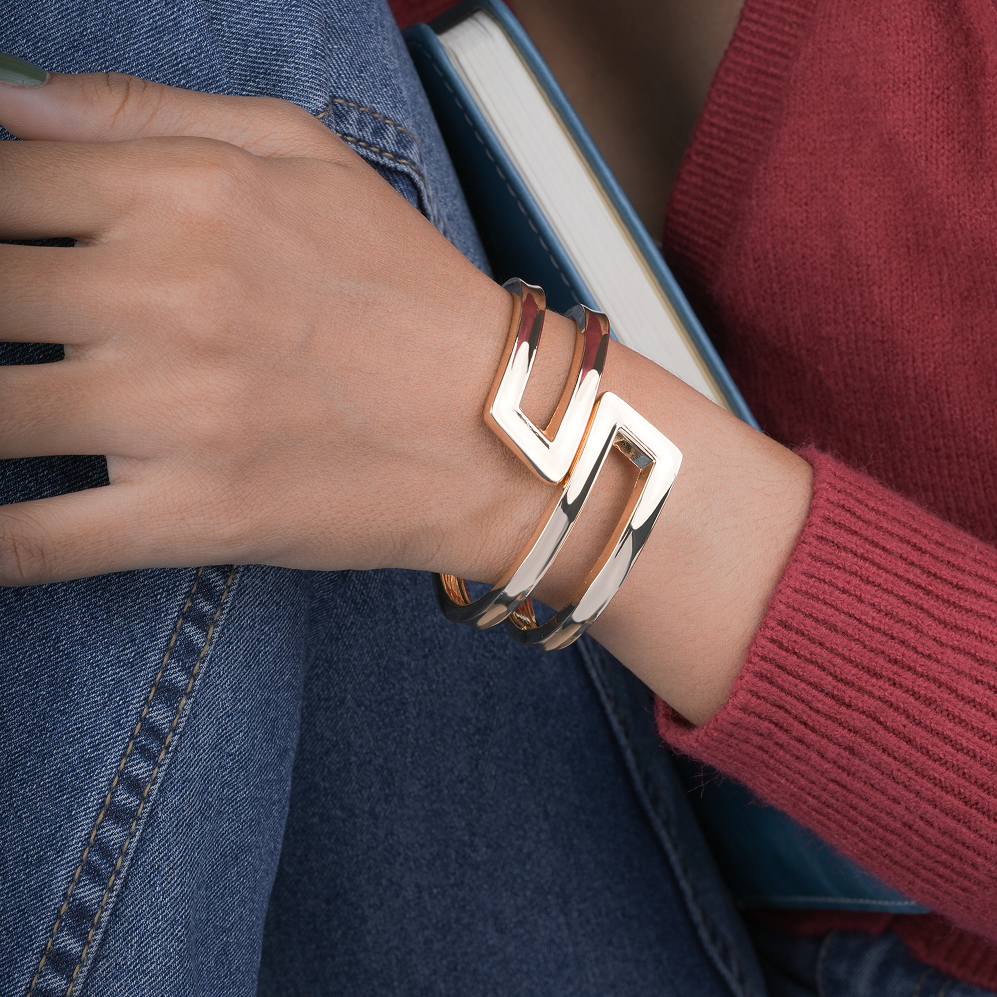 Linear Gold Bracelet