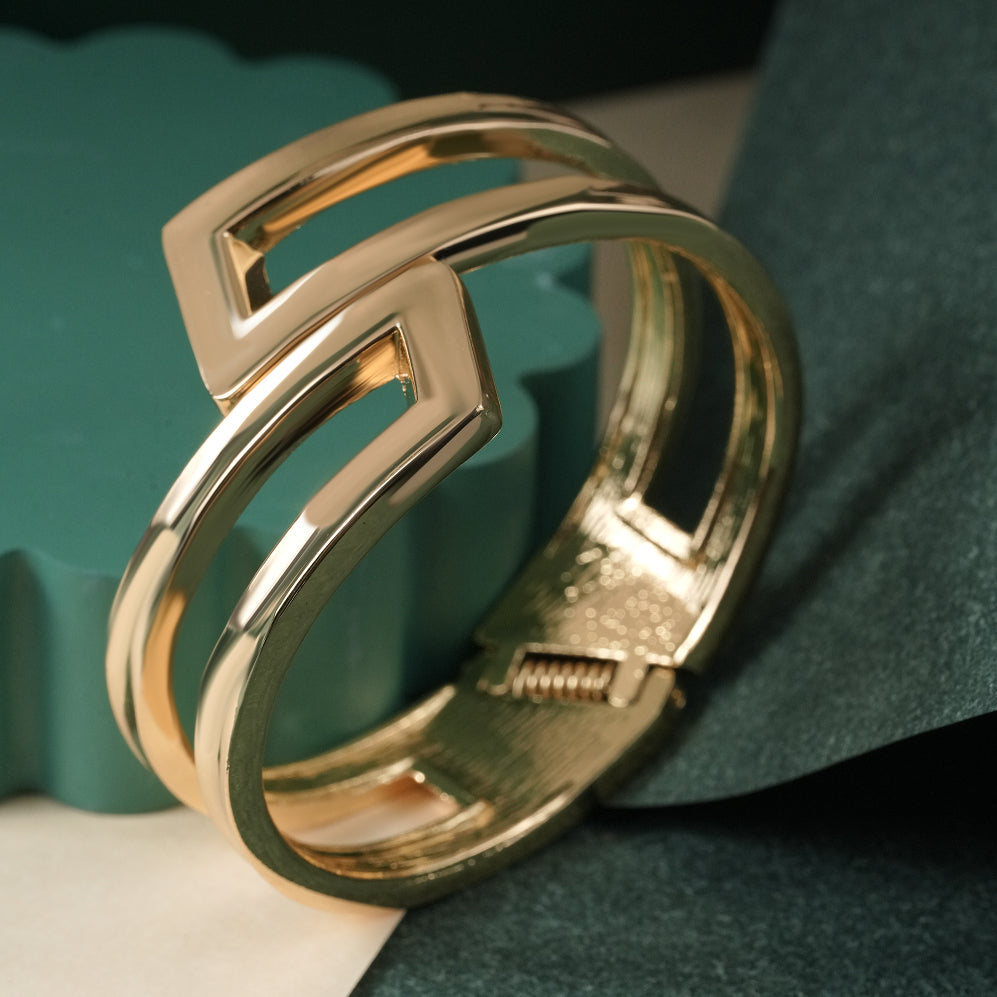 Linear Gold Bracelet