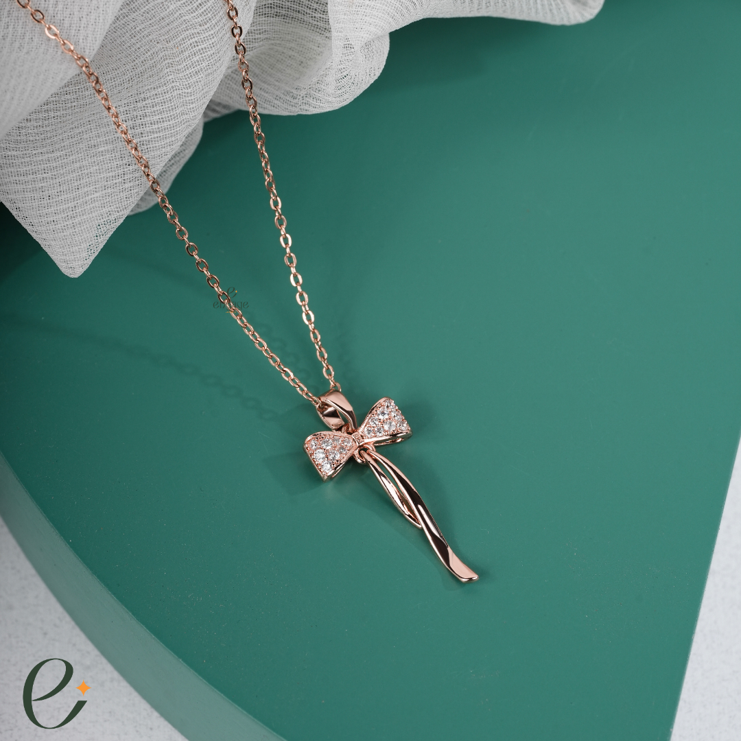 Glamour Bowtie Diamond Pendant