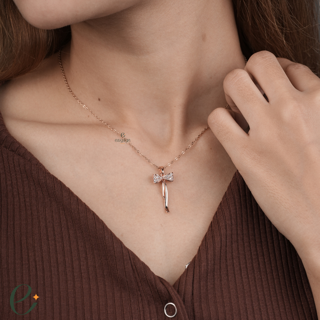 Glamour Bowtie Diamond Pendant