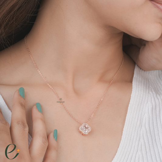 Fourfold elegance pendant gold