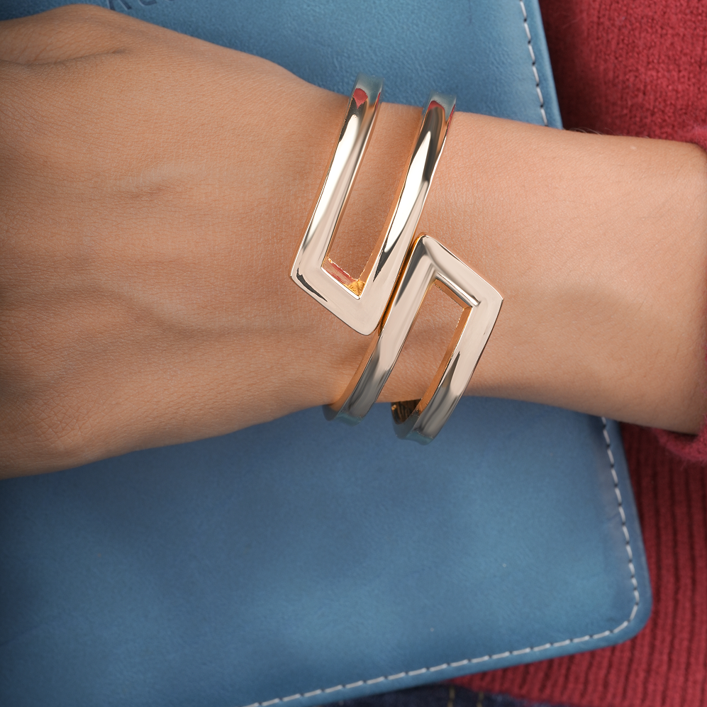 Linear Gold Bracelet