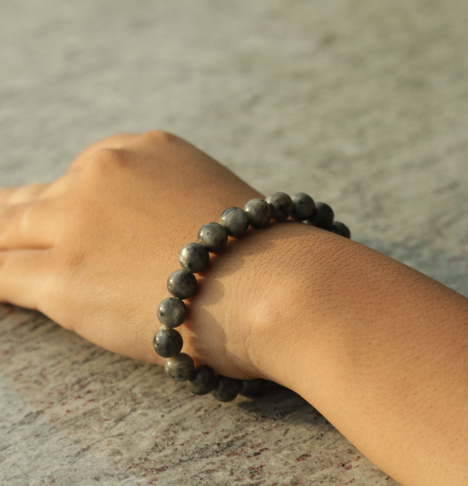 Natural Black labradorite Bracelet - Engage Jewels